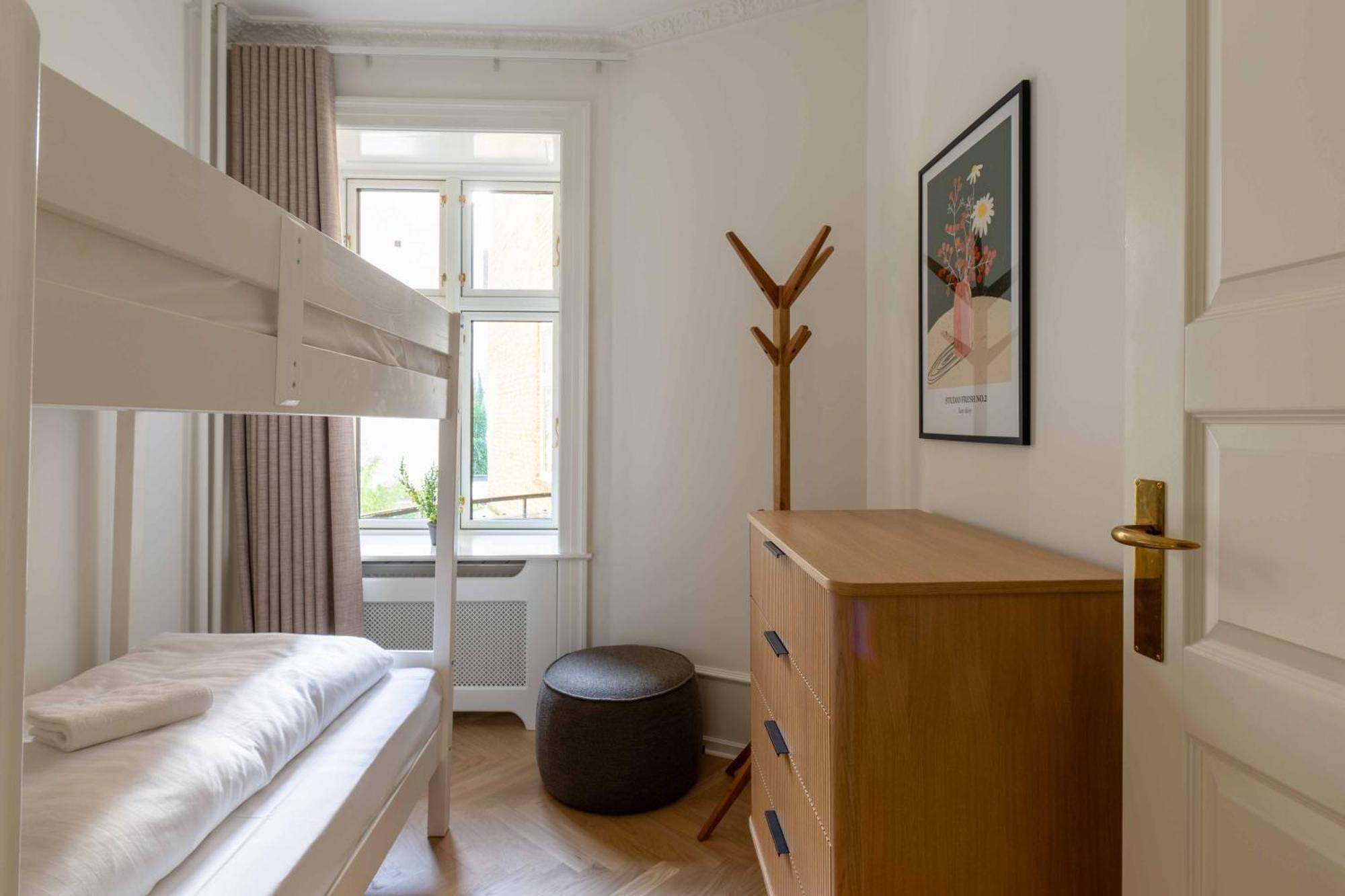 Lovely Flat By W Bathtub And Balcony Obs Construction Work And Scaffolding From 7th April To Mid June Lejlighed