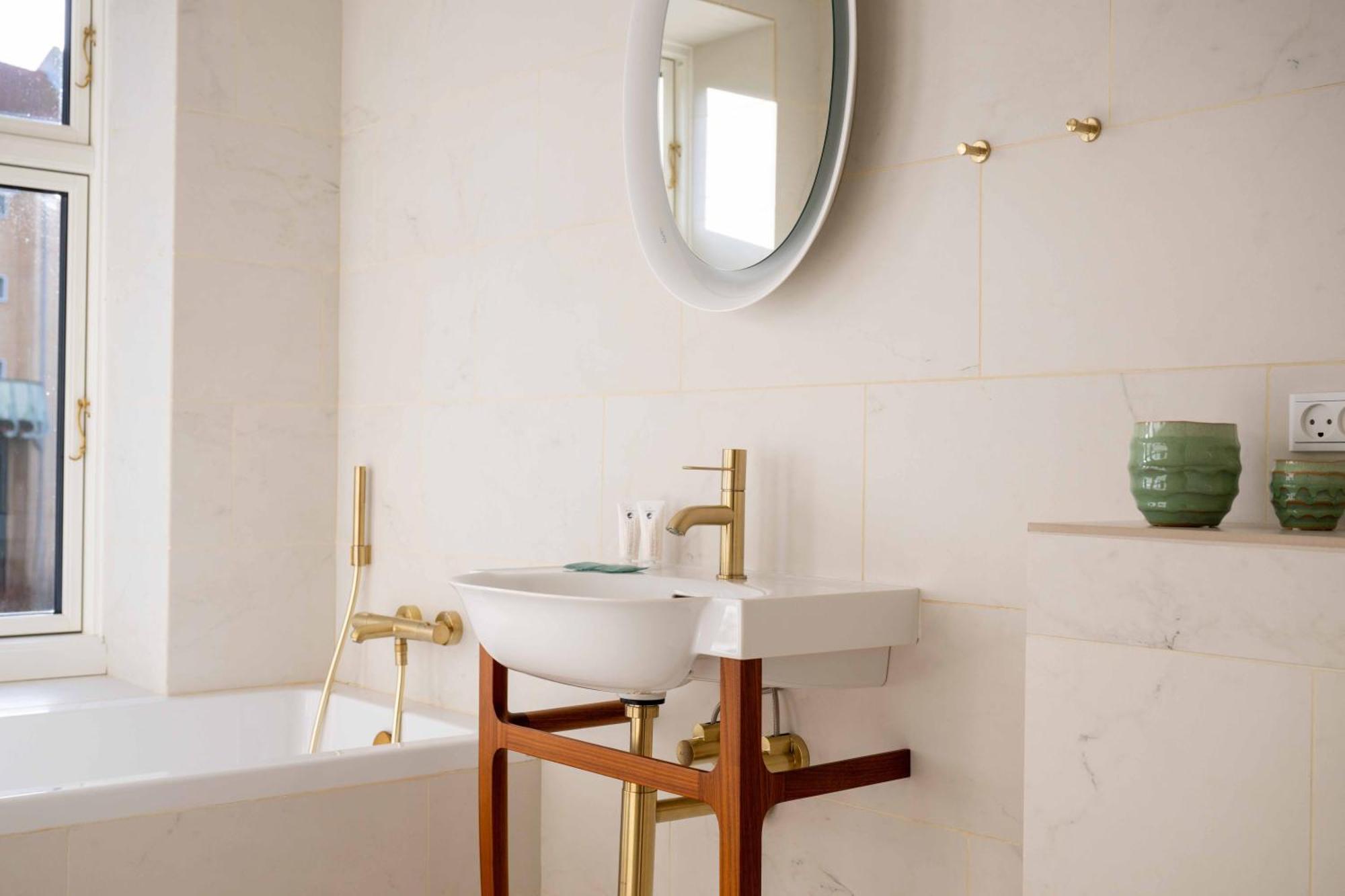 Apartment Lovely By W Bathtub And Balcony *